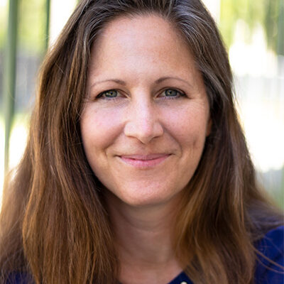 Jenn Oliver Headshot